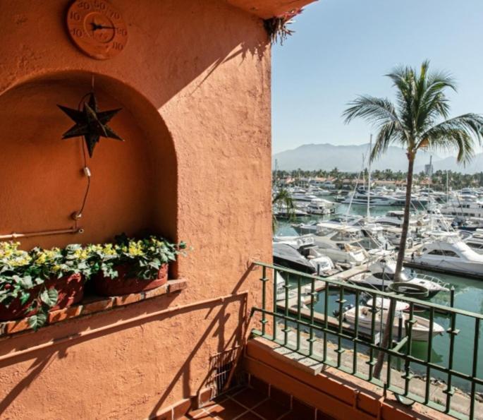 Avenida Paseo De La Marina 249, Marina Vallarta, 48335, Jal Puerto Vallarta Exterior photo